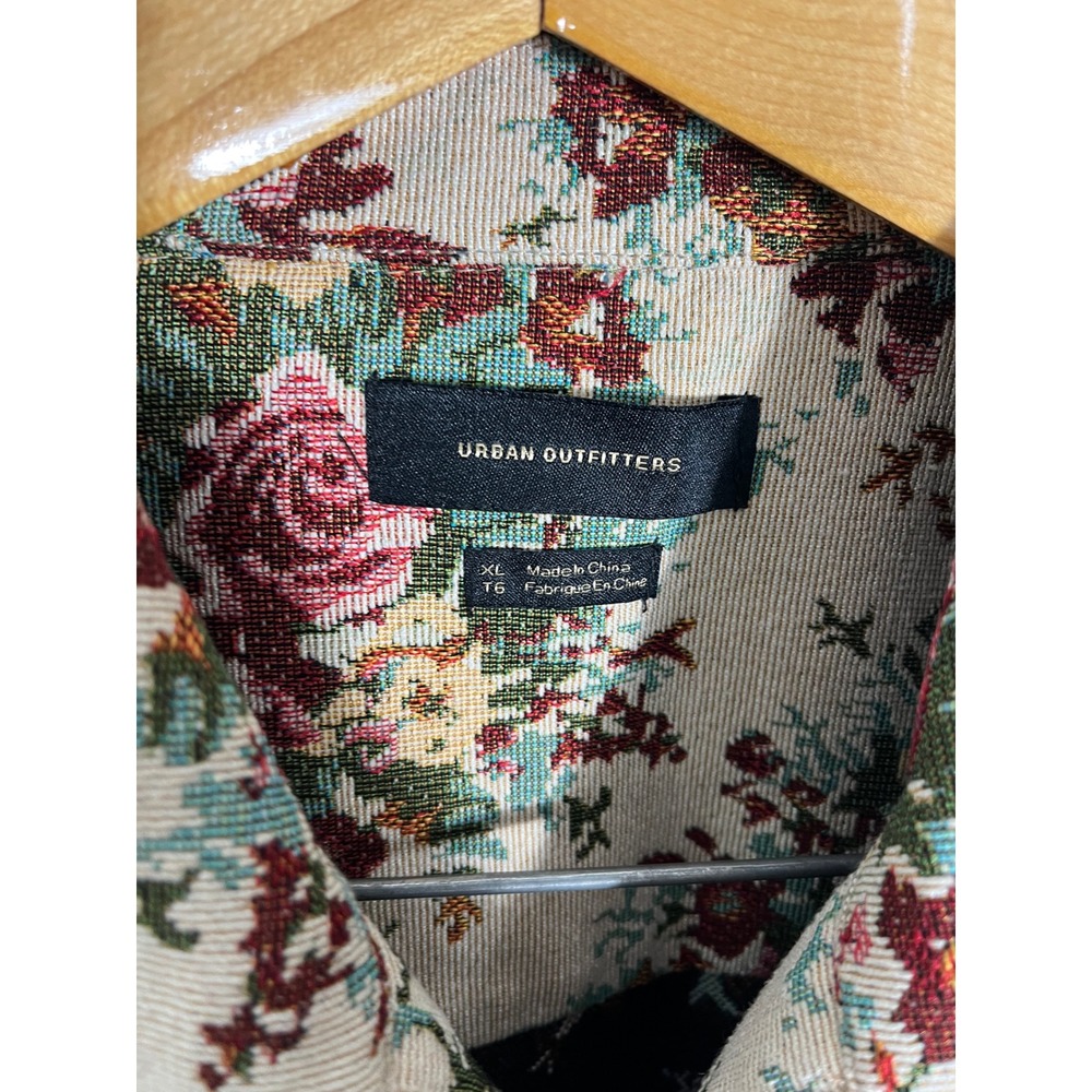 URBAN OUTFITTERS Floral Tapestry Woven Zip Up Jacket - Picture 8 of 10